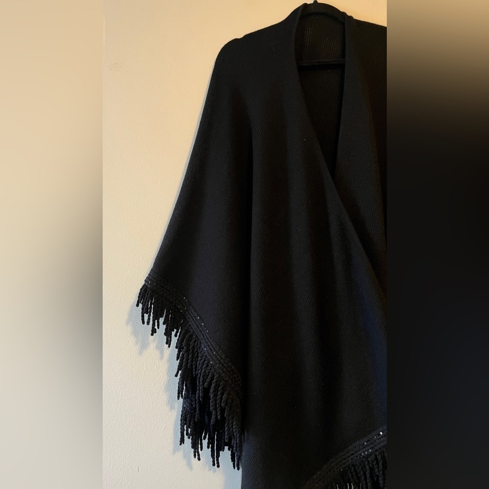 Vintage Made In Italy Mernio Wool Black Fringe Poncho Boho minimalist One Size - Picture 3 of 9